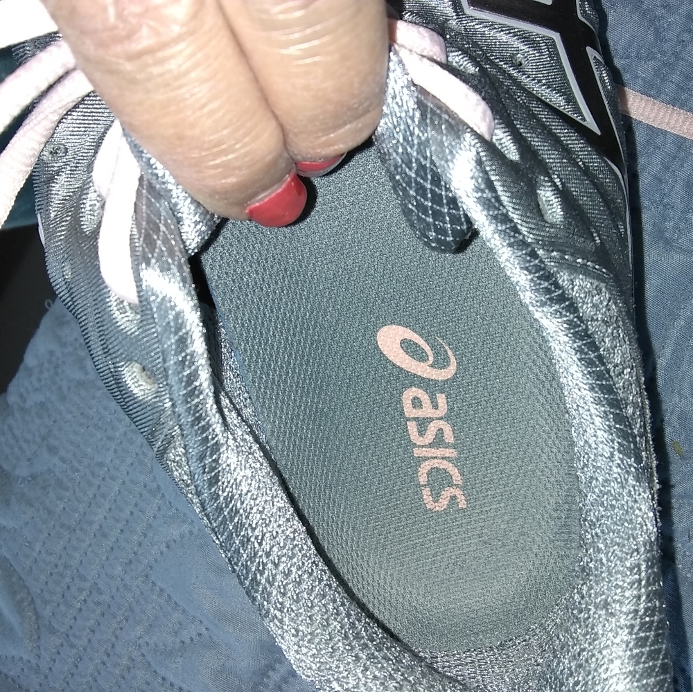 SOLD Asics Gel Quantum 180 - Picture 4 of 8